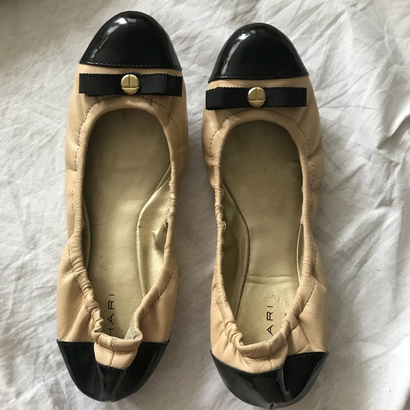 tahari gibson ballet flats